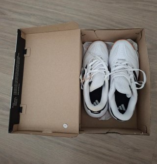 Zapatillas Adidas Ligra 8 K Talla 38 2/3 - NUEVAS