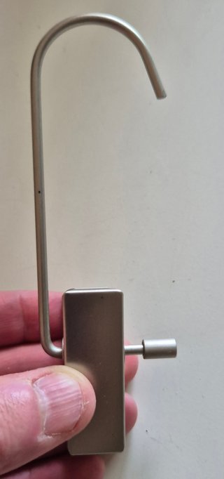 Colgadores con pinza metálica acabado cromado