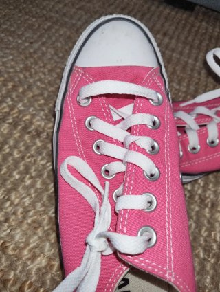 Zapatillas Converse rosas y blancas