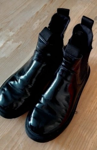 Lote 2 pares: Botas Zara y Zapatillas Adidas T33
