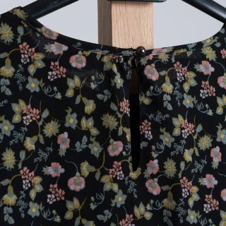 Vestido estampado floral negro