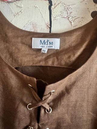 Vestido largo marrón con volantes