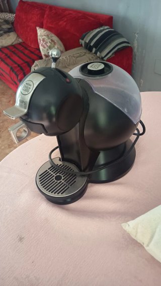 Cafetera Dolce Gusto Krups Negra