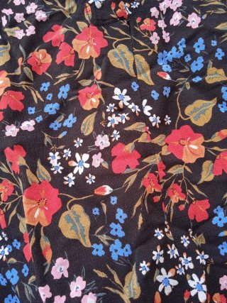 Blusa floral cuello redondo T:44