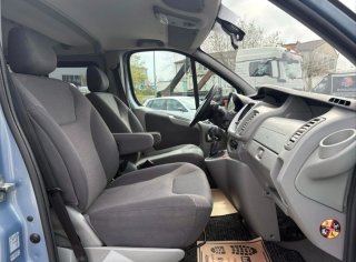OPEL VIVARO 8 PLAZAS TODOS LOS EXTRAS MUY NUEVA...