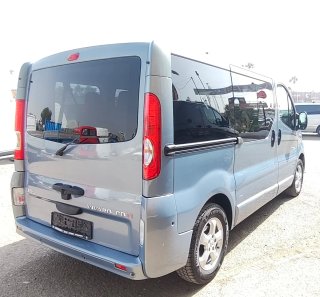 OPEL VIVARO 8 PLAZAS TODOS LOS EXTRAS MUY NUEVA...