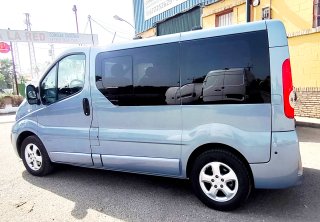 OPEL VIVARO 8 PLAZAS TODOS LOS EXTRAS MUY NUEVA...
