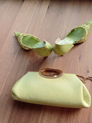 Zapatos y bolso verde talla 36