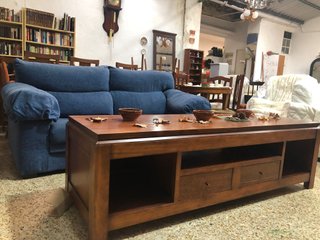 SOFÁ + MUEBLE TV — 180 €