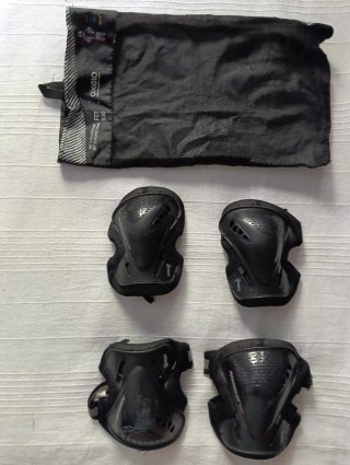 Patines en líneaT42 y T44 + protecciones de regalo