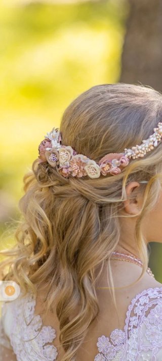 Corona comunión niña flores rosas y perlas