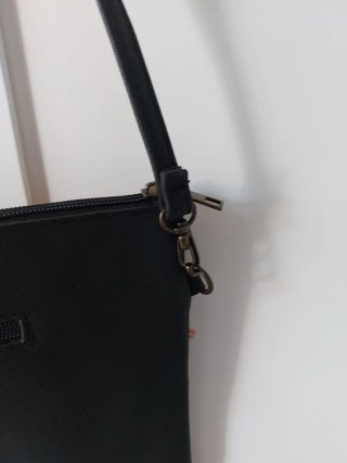 Bolso Boho Negro con Bordado Multicolor