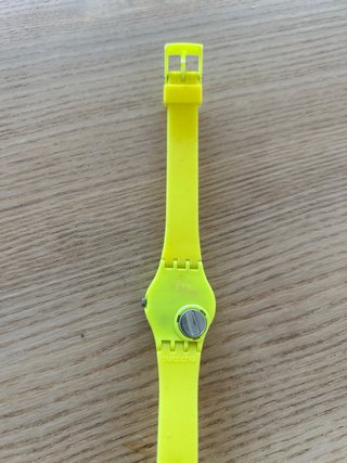 Reloj Amarillo Antiguo