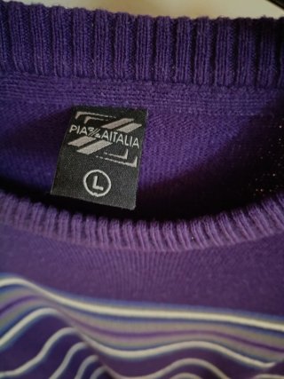 Maglione a righe viola e blu