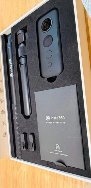 Cámara Insta360 ONE X 360 + Accesorios
