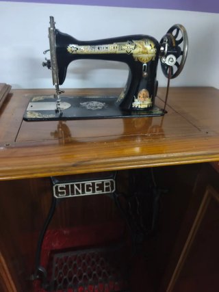 Máquina de coser Singer antigua