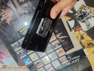 Nintendo DS Lite con 25 cartuchos