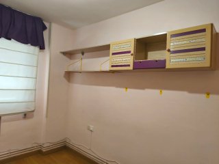 Baldas y armario de pared para habitación