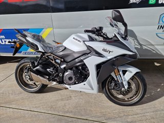 Suzuki GSXS 1000 GT Blanca