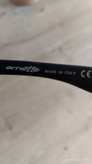 Gafas de sol Arnette negras y grises