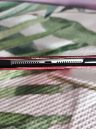 iPad 5ª Gen 32GB Plata + Funda, cargador y cable