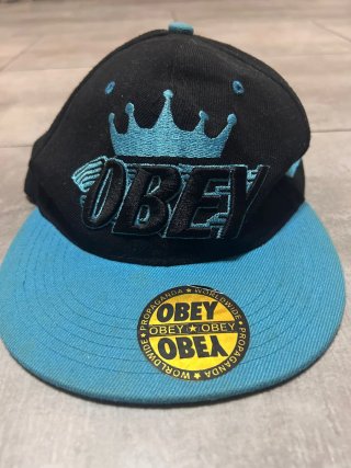Gorra Obey Snapback Negra y Azul