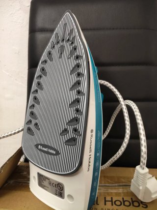 Plancha  sin estrenar Russell Hobbs Supreme Steam