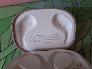 Auriculares Bluetooth 5.3 con Gancho Dorado