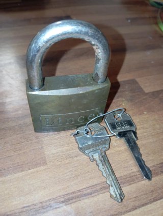 candado de latón macizo