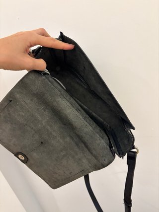 Bolso de cuero negro