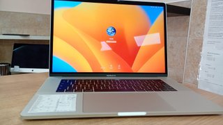 MacBook Pro 15'' 2017 I7-7920HQ 16GB RAM SSD 1.0 TB