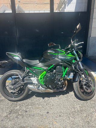 Kawasaki Z650 2025 Negra y Verde Limitada A2