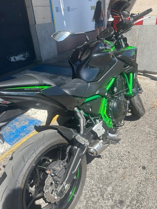 Kawasaki Z650 2025 Negra y Verde Limitada A2