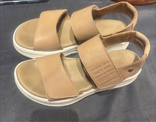 Sandalias Panama Jack Beige Talla 39
