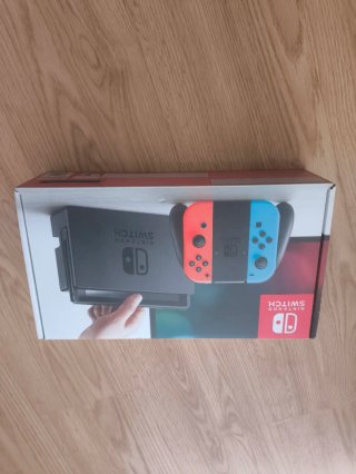 Nintendo Switch Azul y Rojo con Funda
