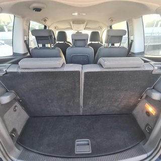Volkswagen Touran 1.6 TDI 105CV DSG 7 PLAZAS