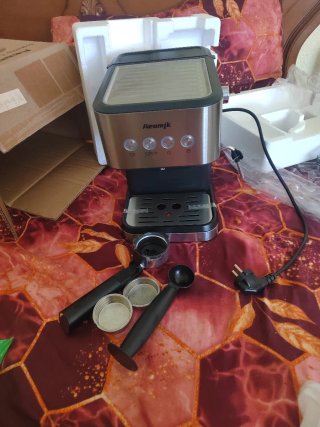 Cafetera Espresso Aeomik Negra