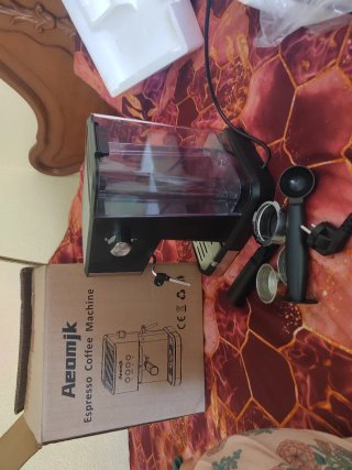 Cafetera Espresso Aeomik Negra