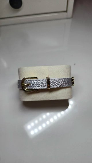 Pulsera Carolina Herrera Cuero Plateado y Dorado