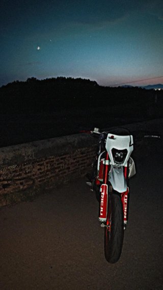 Rieju MRT Trophy Supermotard Roja y Blanca