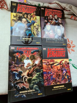 Los Nuevos Vengadores 1-6 y 8-10. Marvel Deluxe