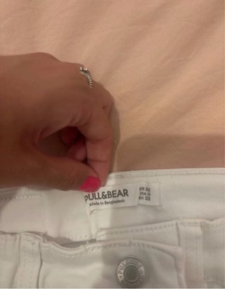 Vaquero skinny blanco Stradivarius.
