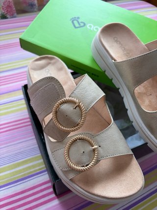 Sandalias Amarpies Beige y Dorado