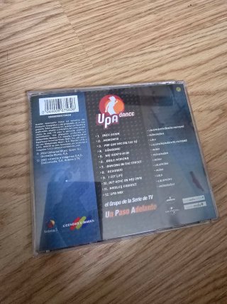 CD UPA Dance - El grupo de un paso adelante