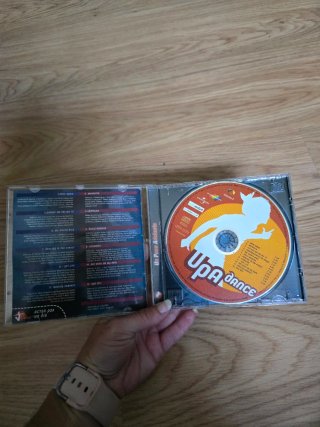 CD UPA Dance - El grupo de un paso adelante