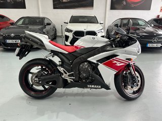 Yamaha R1 2007 Roja y Blanca 41.000kms