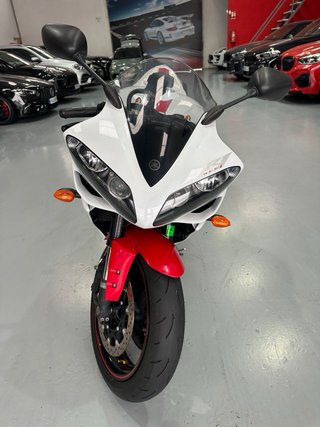 Yamaha R1 2007 Roja y Blanca 41.000kms