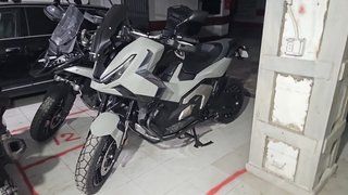 Honda X-ADV 750 cc 2026 Gris