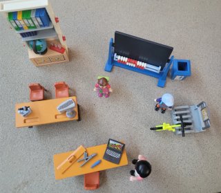 Playmobil Aula y Figuras