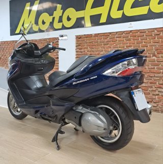 Suzuki Burgman 400
